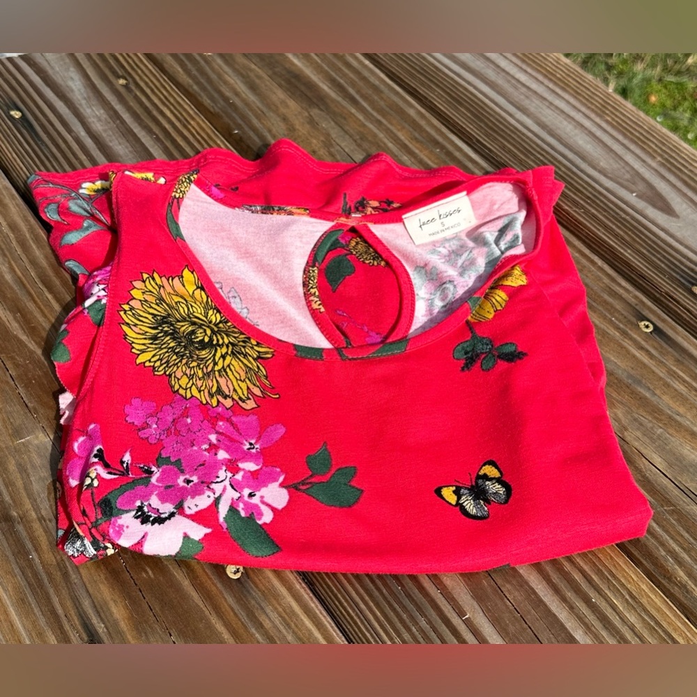 Free Kisses BLOUSE Women S Vermillion Floral Stretch Ruffle Sleeve Peekaboo Back - Picture 4 of 5